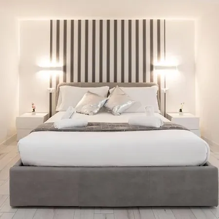 Apartment Unforgettable Split Level Jacuzzi Navona - Collection