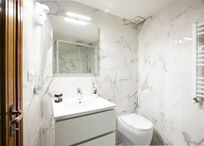 Unforgettable Split Level Jacuzzi Navona - Collection Apartment *