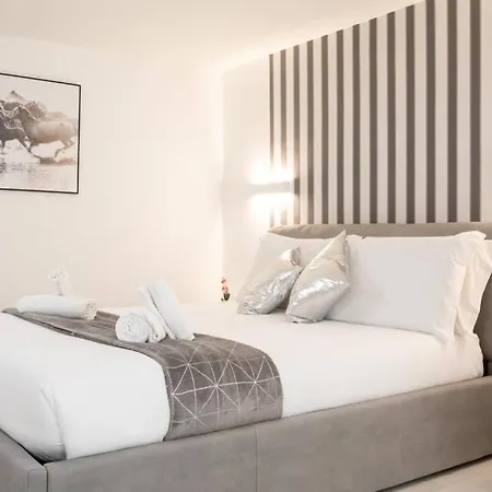 Unforgettable Split Level Jacuzzi Navona - Collection